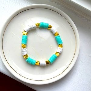 Hi! im selling a blue and white stary bracelet!